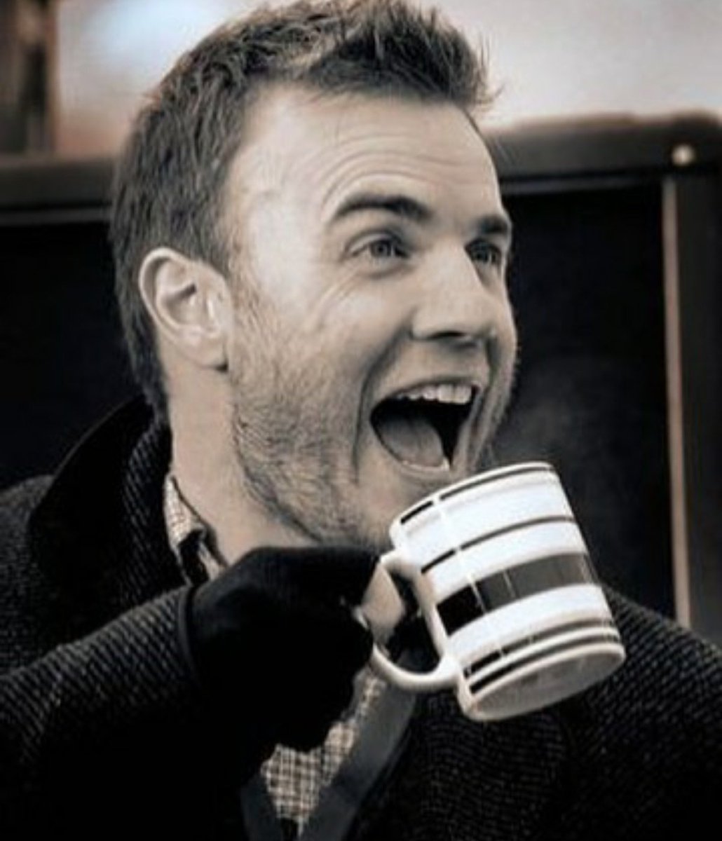 Garyismyhero's tweet photo. This made us laugh while scrolling down thru our memories...
#cheers #🤭 #throwback #lookatus #friends #RonanK #flashback #FBmemories @GaryBarlow
#4yearsago
https://t.co/YftRg6fGMp
https://t.co/bk8w8V2aKI https://t.co/aDDtmInINc