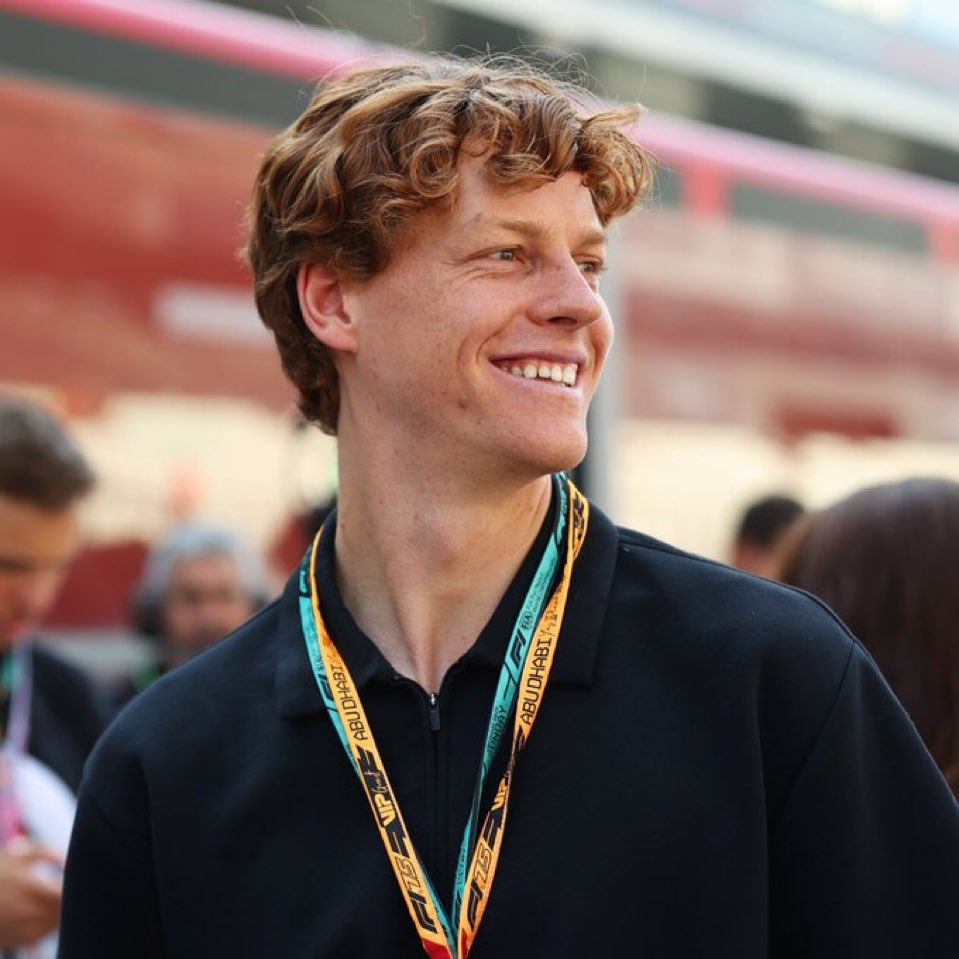 ECCO CHI SI RIVEDE AD ABU DHABI

#Sinner 
#AbuDhabiGP