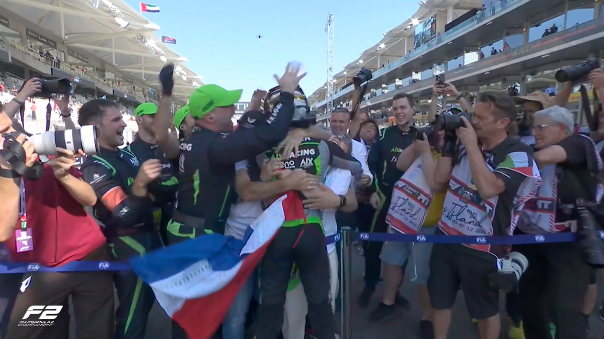 Formula2's tweet image. He's been here before 😏

@JoshuaDuerksen1 wins the Abu Dhabi Feature Race 🥇

#F2 #AbuDhabiGP