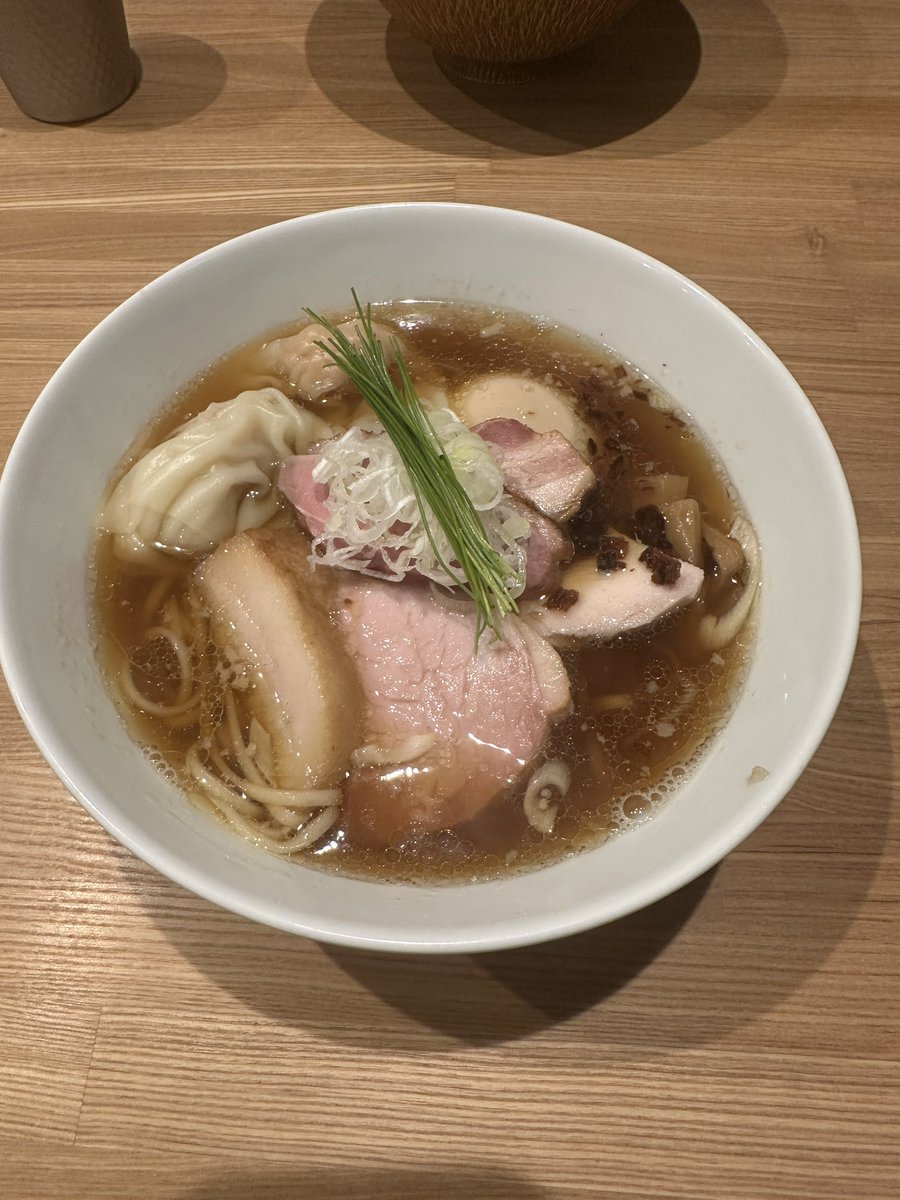 shohei_034's tweet photo. @bozu_108 1枚目
茅ヶ崎　だいくま　煮干しラーメン
2枚目
藤沢　沢むら　濃厚鶏白湯
3枚目
寒川　鴇　醤油らぁめん https://t.co/0j2D5nMSyi