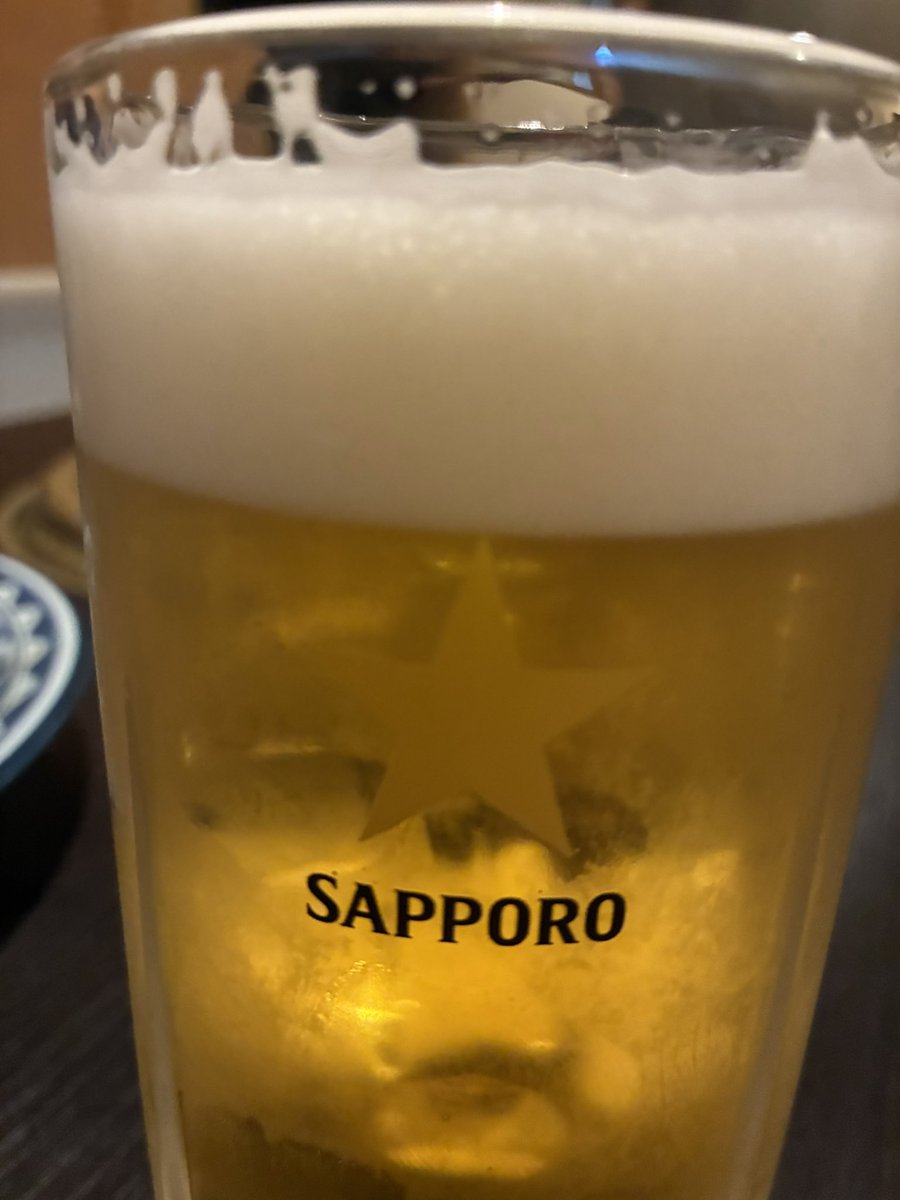 drgtube3's tweet photo. 生ビールがあらわれた！
→飲む
→飲まれる
→逃げる https://t.co/QmTR6mLO2R