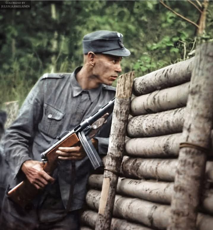 JaredLetonen's tweet photo. @IAPonomarenko This man is Viljam Pylkäs. Finnish war Hero. He single handledly killed 83 soviet Soldiers on 1943. Ambushed group and used suomi-machine gun to kill them. He had a loader next to him. 680 shots were fired. Two Finnish Soldiers against soviet group. That is called sisu. https://t.co/FiFOWa2ptq