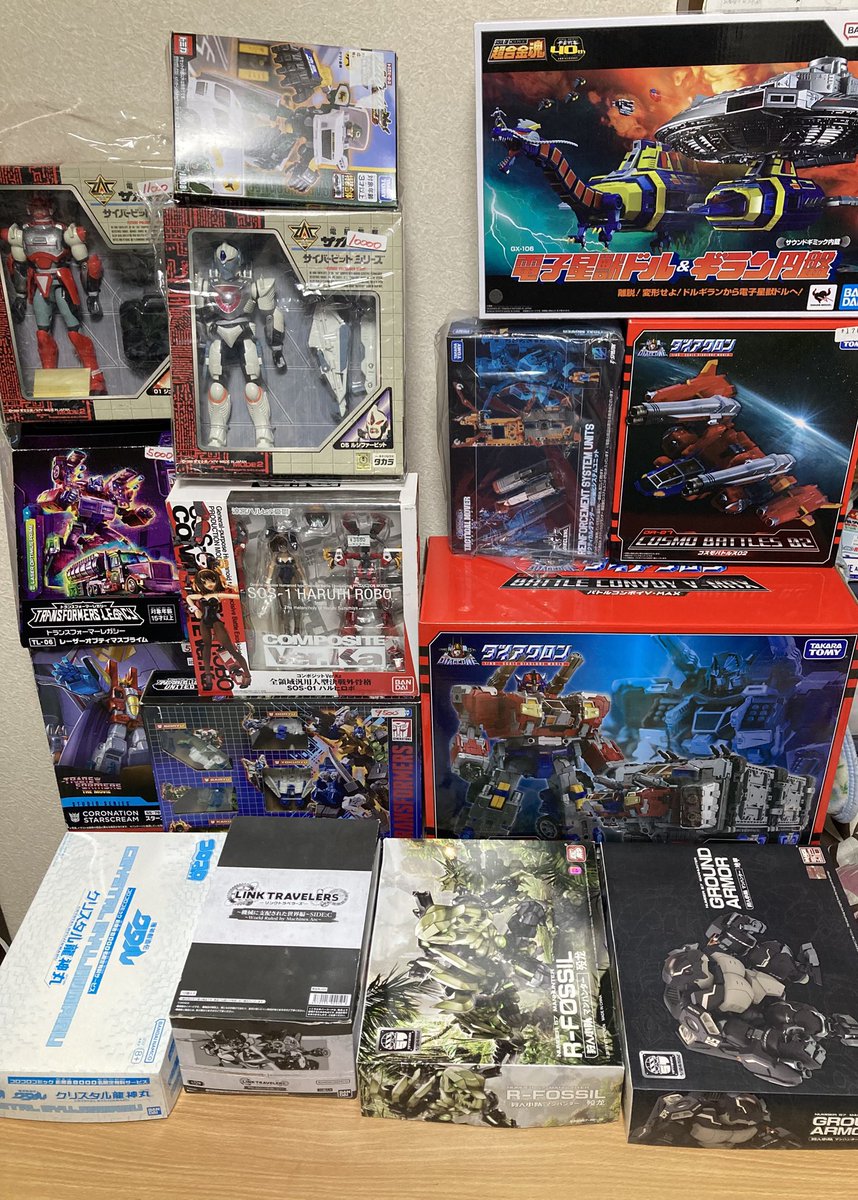 12/14 #アメイジング商店街
に出展します‼︎

韓国ロボミニ特攻隊シリーズ
ワイルドフォース(ジュウオウジャー)フルセット
トランスフォーマー、ダイアクロンなどのロボもの中心
リーメントも発掘できたので持っていきます

サイバーコップイベント用に
サイン用アイテムを現地調達いかが？
