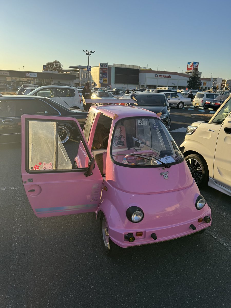 Benjamin50cc's tweet image. おちょうさんのピンク号をお借りして、2025 ALL JAPAN MINICAR MTGに
参加してきました~
前夜祭も大変楽しかったです♩
みなさま、本当にありがとうございました🙇