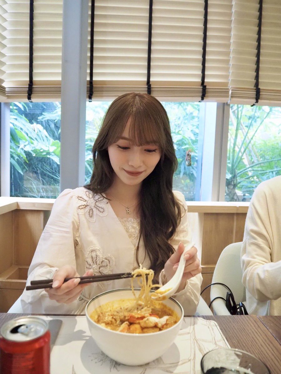 守屋麗奈ちゃん着用🫶🏻 ZARA 刺繍入りテクスチャー入り生地ワンピース