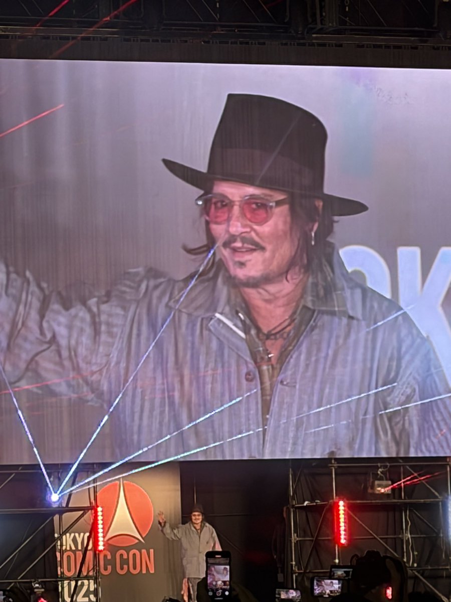 東京コミコン2025にてイライジャウッドさんと撮影

今年最後の最高な思い出になりました🥹

ジョニーデップも遠くでチラッと見れて満足

#東京コミコン2025
#コミコン
#イライジャウッド