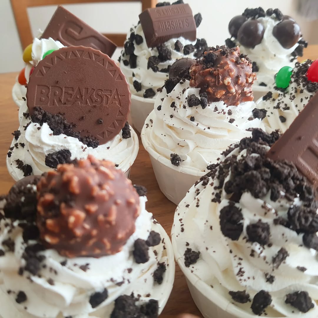 LANLEKLEK's tweet photo. Cupcake chocolate

#ล้านเล็กเล็ก #Lanleklek https://t.co/wJAVzDatQC