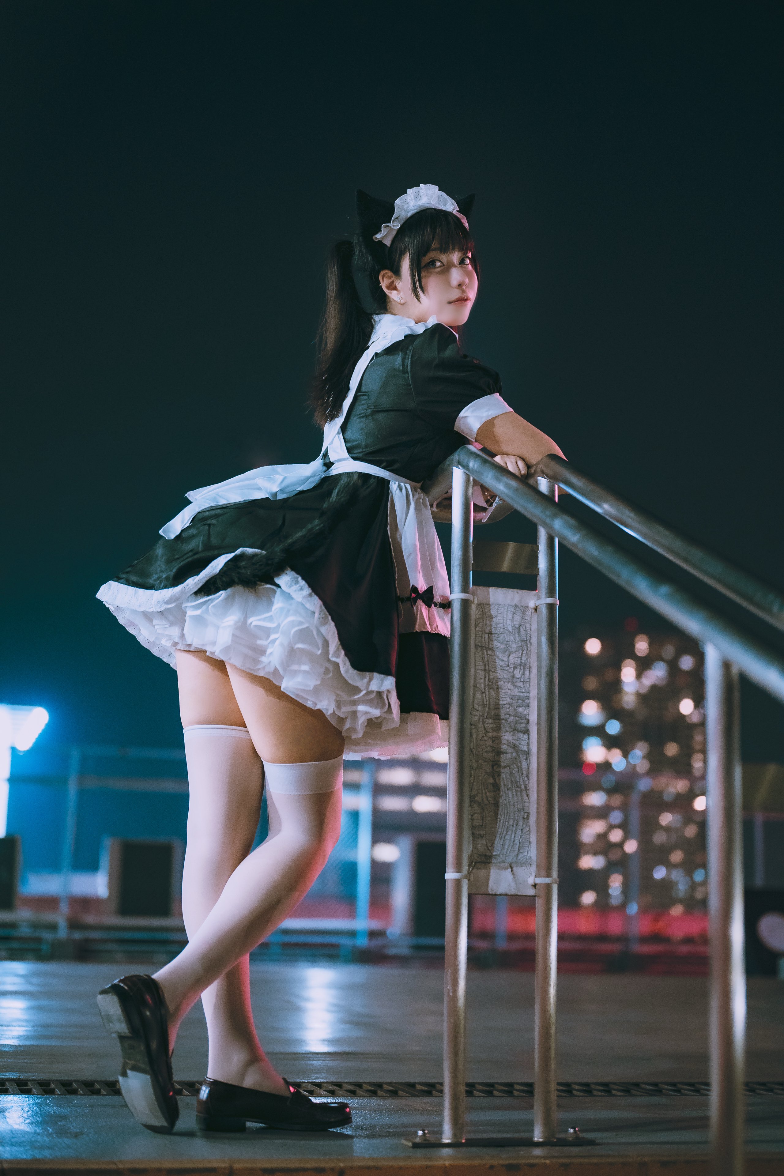 zettai ryoiki maid outfit