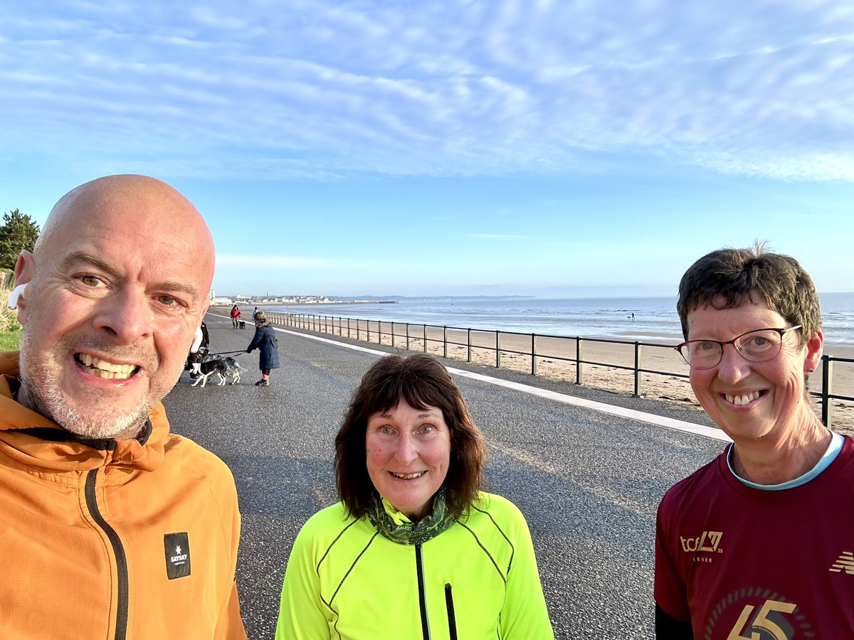 Progradar's tweet photo. Marcothon Day 7, week 1 complete π an easy 6.5 miles recovery after yesterdayβs 24 miler completing a 70 mile week π this weekβs @RunComPod for company and great to bump into Lyn, Anne, Simon, Jason, Nick and Nicola all out for their Sunday runs too! ππͺπββοΈ #marcothon2025 https://t.co/8chz5sLbZI