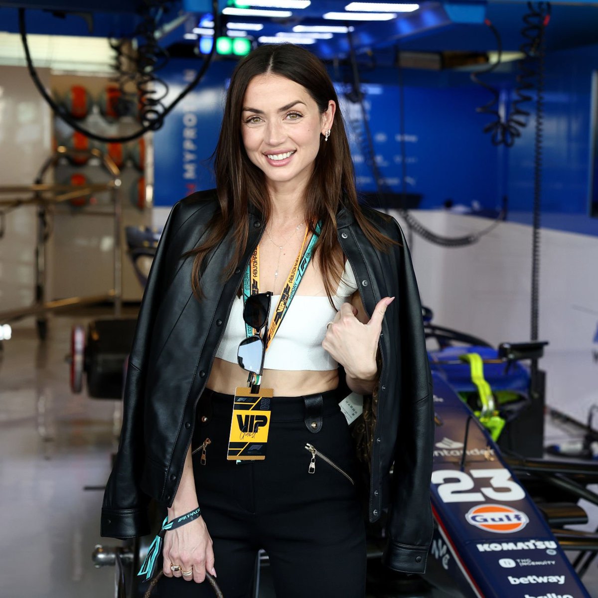 Ana de Armas at the Williams Garage 💙