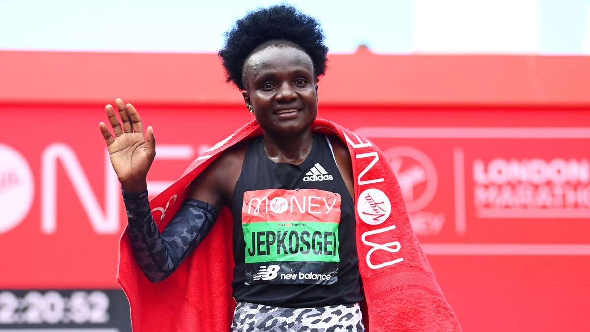 Congratulations to John Korir and Joyciline Jepkosgei for claiming stunning victories at the 2025 Valencia Marathon.