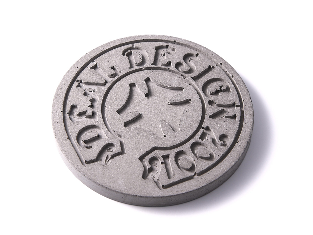 NEW ARRIVAL 】 建築材料でもあるモルタルを使用した、無骨な雰囲気