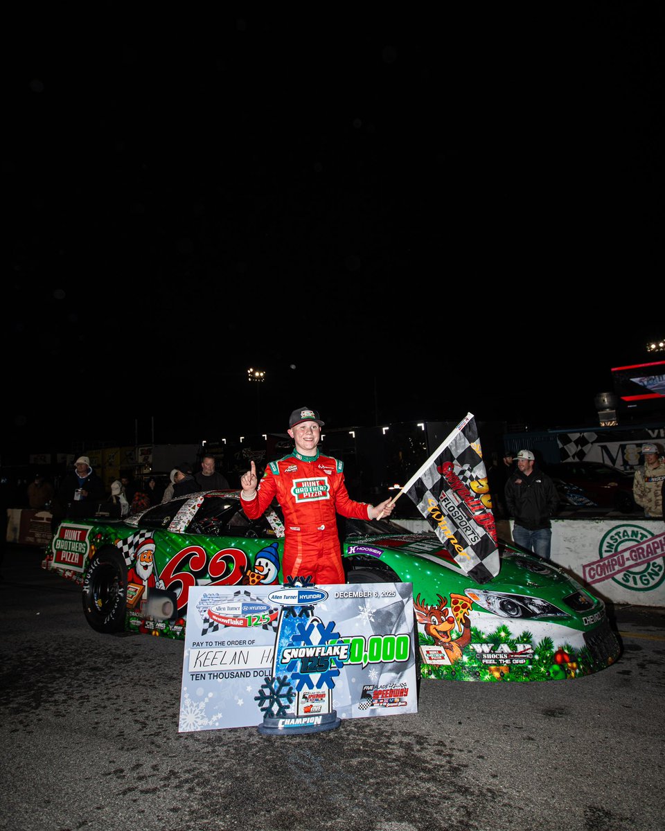 NASCARRegional's tweet image. 🏁 @KeelanHarvick took the checkered flag for the #Snowflake125 at 3:24 a.m. CT 😮‍💨