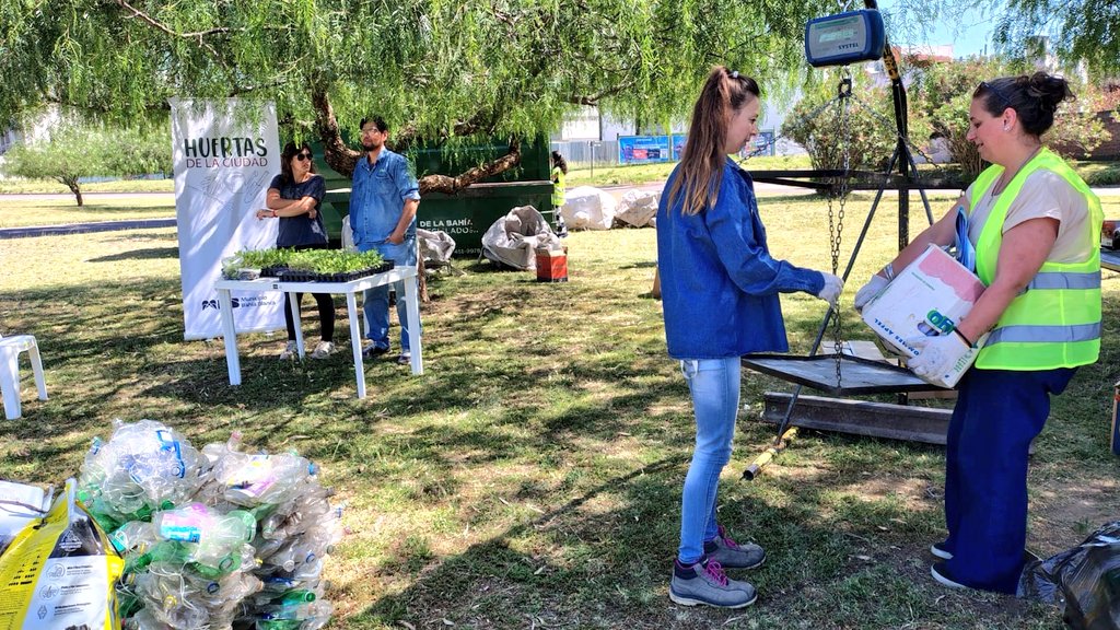 ♻️ Nuevo #EcoCanje realizado!

Vivimos otra jornada donde la comunidad volvió a mostrar su compromiso con el ambiente.💫

Recibimos plástico, cartón, papel, vidrio, latas, aceite vegetal usado y Pet, aluminio… todo aquello que, cuando se separa, vuelve a tener valor.♻️

A