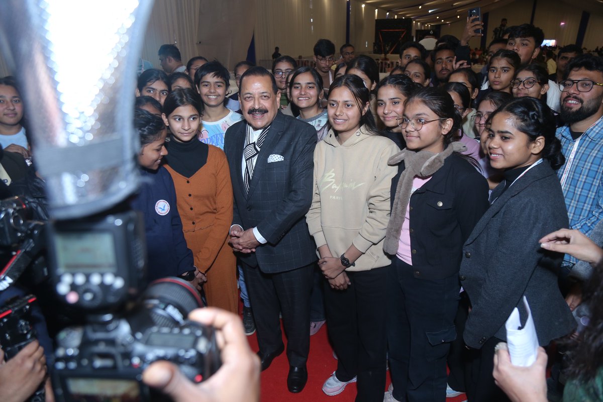 Dr. Jitendra Singh Interacts with Young Minds at IISF 2025

During IISF 2025, Hon’ble S&amp;T Minister Dr. Jitendra Singh engaged with students and young innovators, encouraging them to pursue curiosity-driven learning and participate actively in India’s growing scientific landscape.