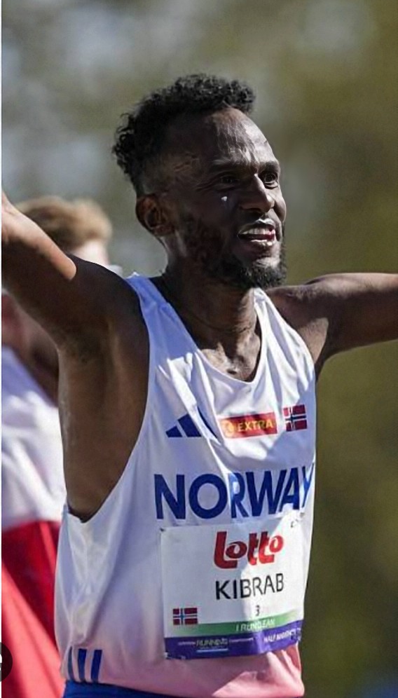 Awet Nftalem Kibrab 🇧🇻 2.04.24 ❗ #ValenciaMarathon #NordicRecord #athletics #friidrett