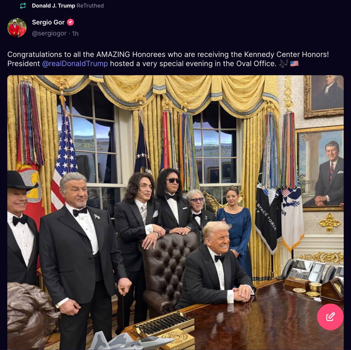 Congratulations to all the AMAZING Honorees who are receiving the Kennedy Center Honors! President <a href="/realDonaldTrump/">Donald J. Trump</a> hosted a very special evening in the Oval Office. 🎶🇺🇸