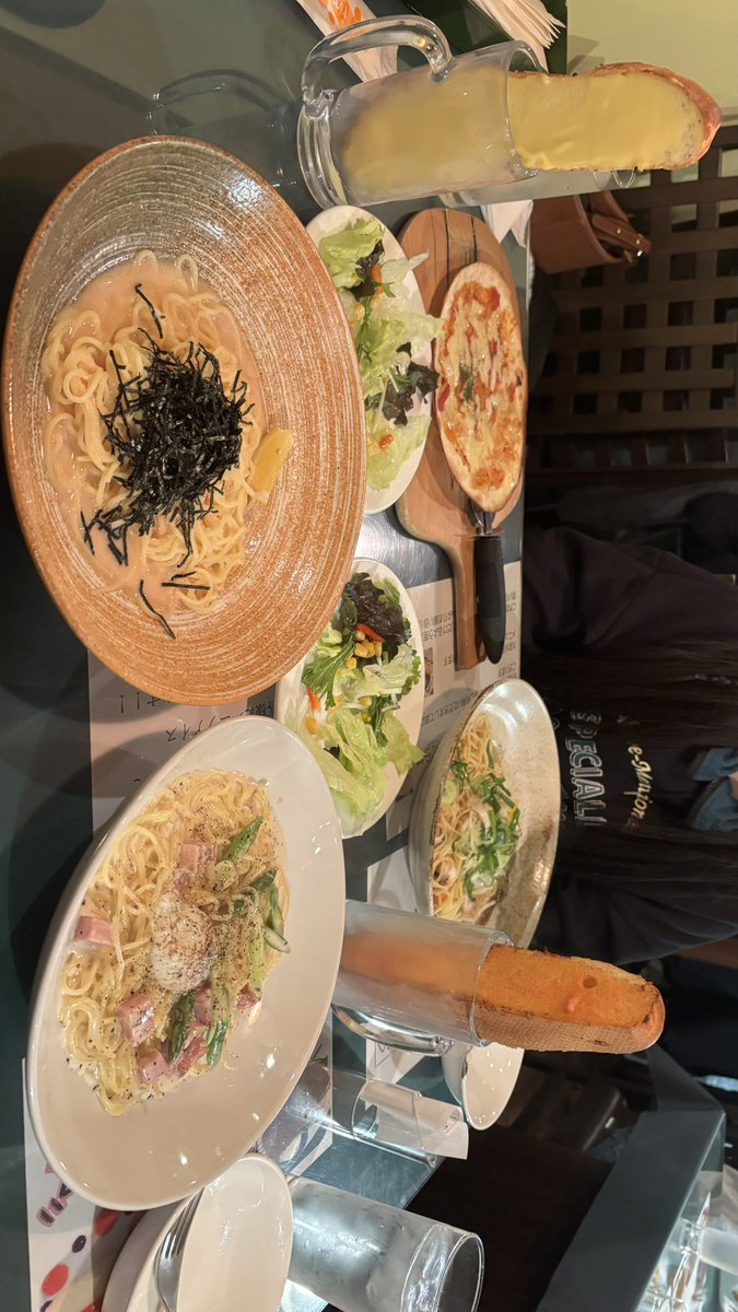 aa113_y2's tweet photo. グラ帰りにKOKO黒部でROYCEとモルトボーノへ🇮🇹試合勝って嬉しくてROYCE爆買いしちゃいました😅日頃のご褒美に💖 https://t.co/IQ1kcC7OPw