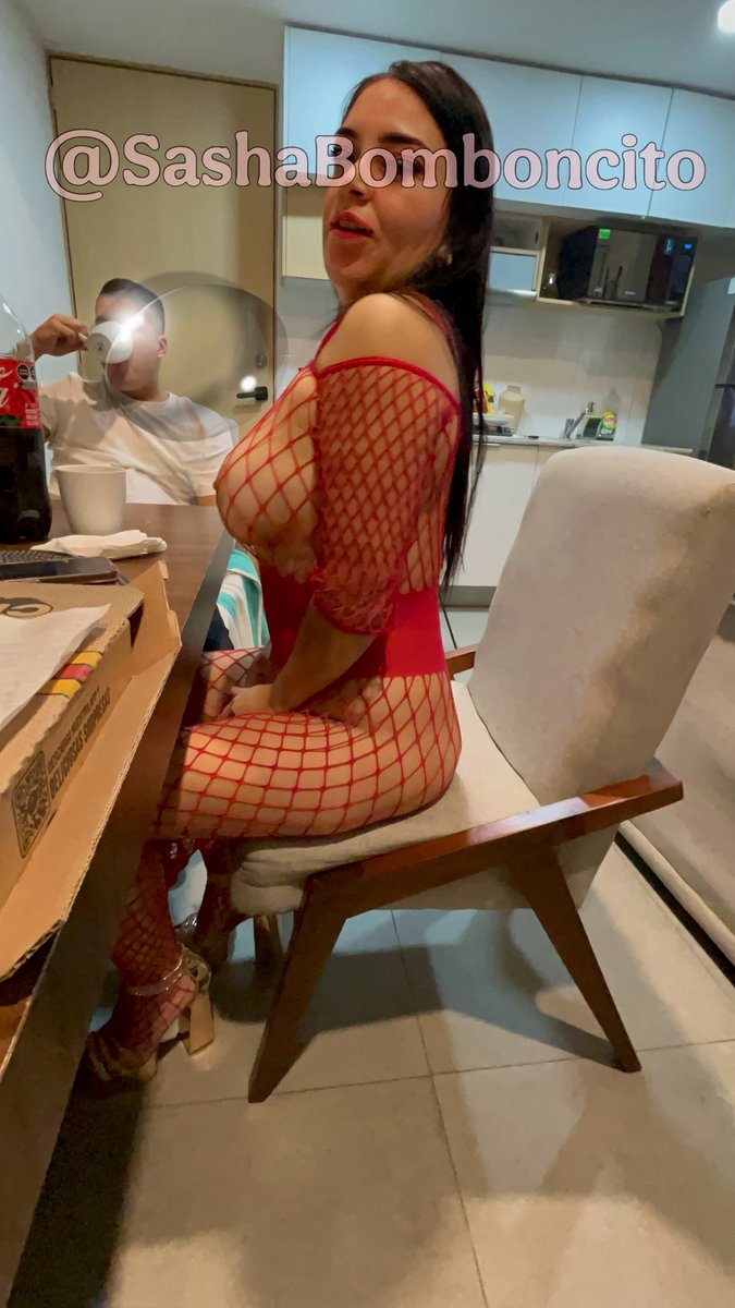 SashaBomboncito's tweet photo. Me fui a dormir un rato,  regreso a la sala y …….

Si llegó su invitado… 🔥🔥🔥🔥🔥 https://t.co/1Y3JdoyKE5