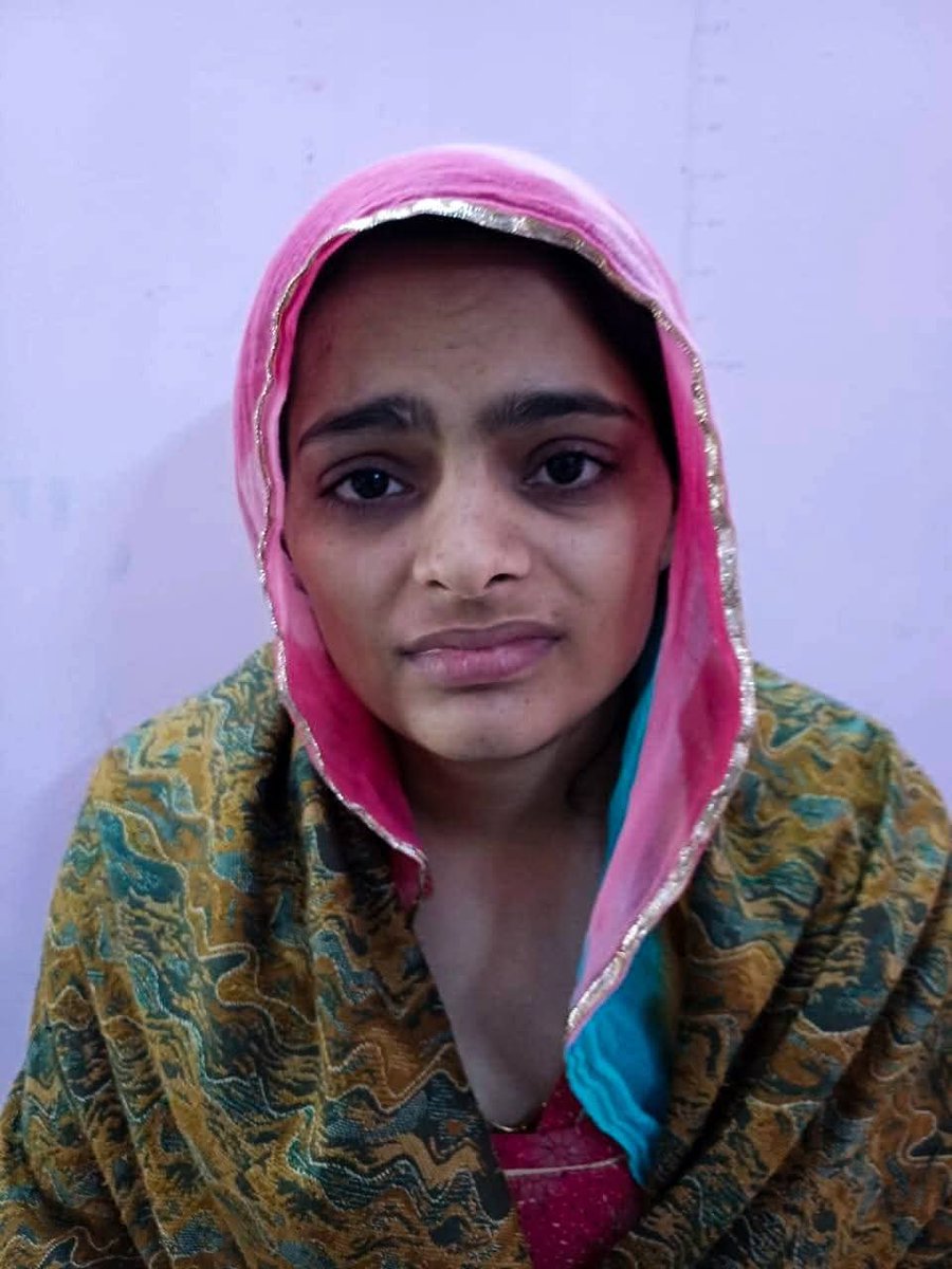 JatGaneshJi's tweet image. ऐसी #filter वाली फोटो ही आगे जाकर समाज व परिवार के #फिल्टर फाङ देती है ।

यह चकाचौंध चार दिन की चांधनी है 

अब वही अंधेरी राते और सुनसान दीवारें।