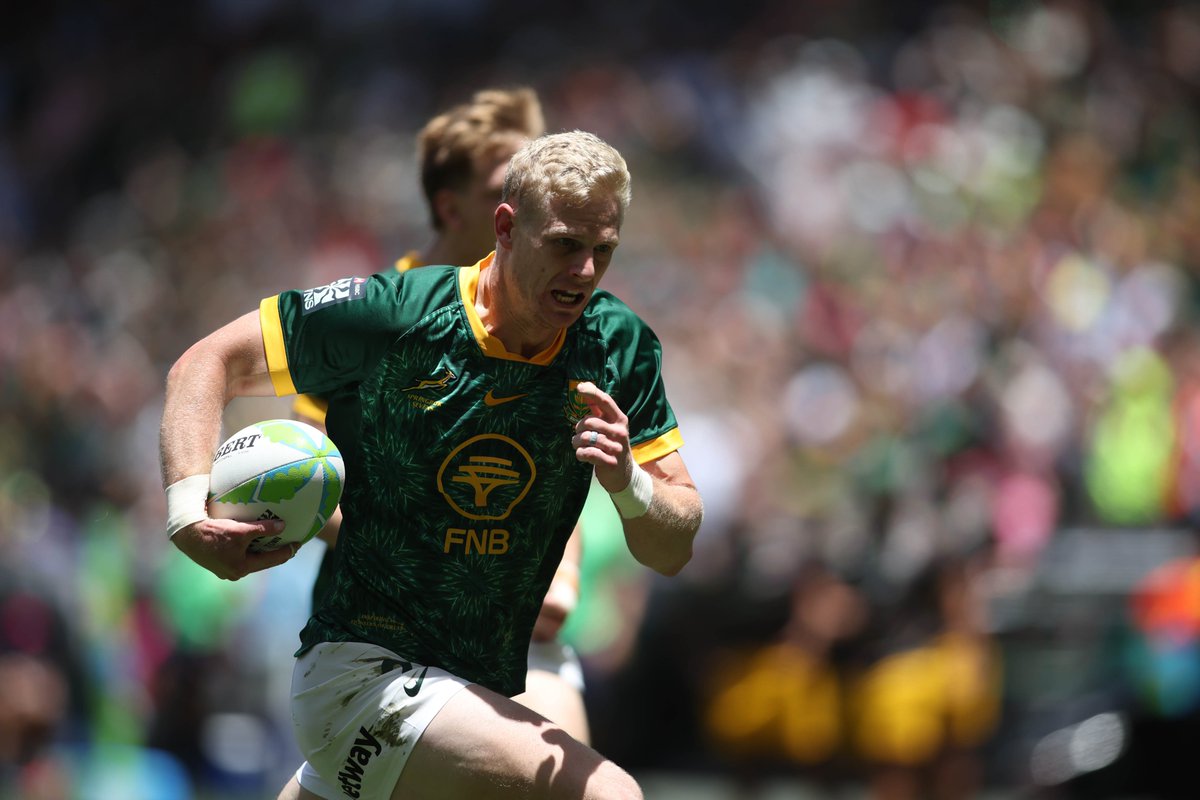 Blitzboks's tweet image. The #Blitzboks will face Argentina in the #HSBCSVNS Cape Town final at 16h43 on Sunday after beating France in the first semi-final - more here: tinyurl.com/y9jxn8ab 💪
#PoweredByUnity