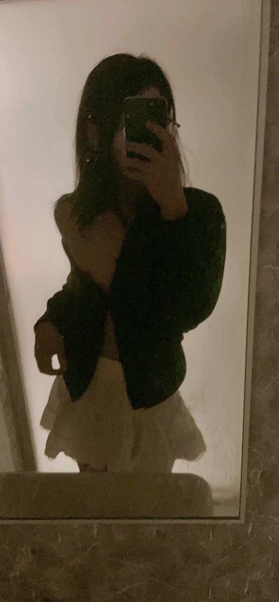 lanlanlanee's tweet photo. #伪娘 
为什么明天又是周一 https://t.co/A2WdxV3B7L