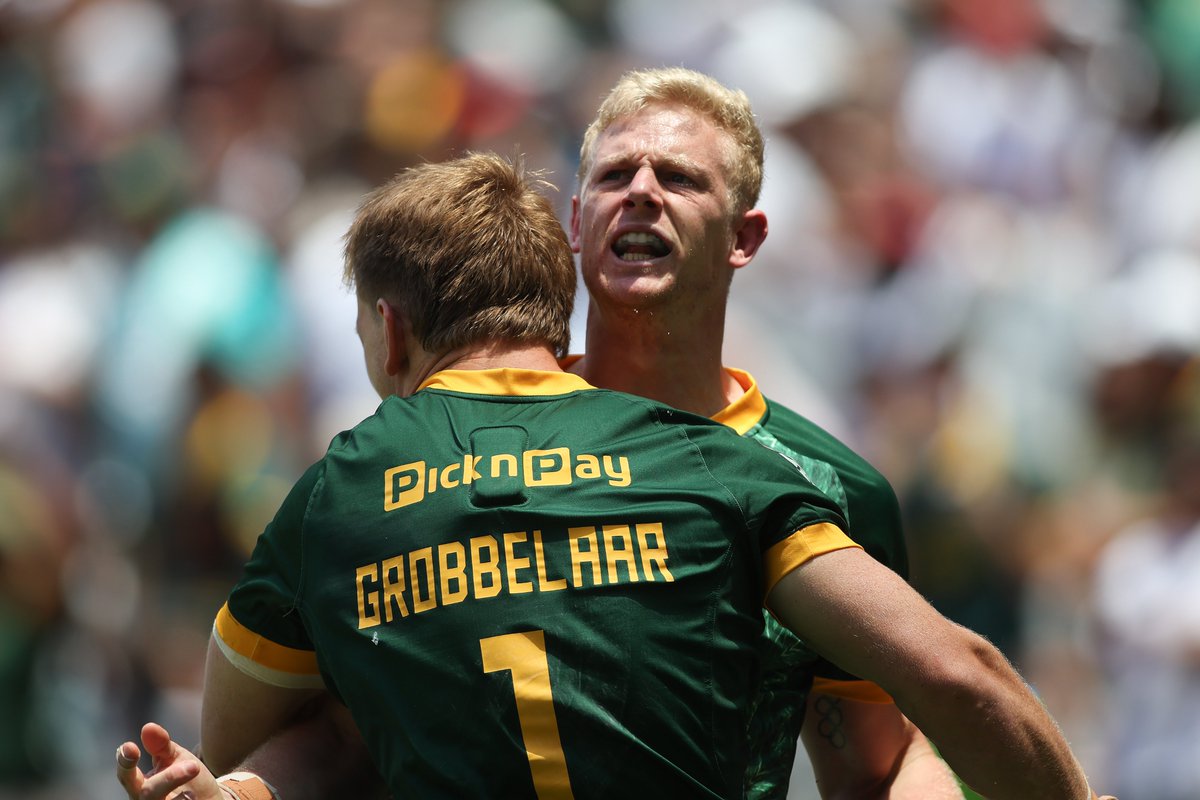 Blitzboks's tweet image. The #Blitzboks will face Argentina in the #HSBCSVNS Cape Town final at 16h43 on Sunday after beating France in the first semi-final - more here: tinyurl.com/y9jxn8ab 💪
#PoweredByUnity