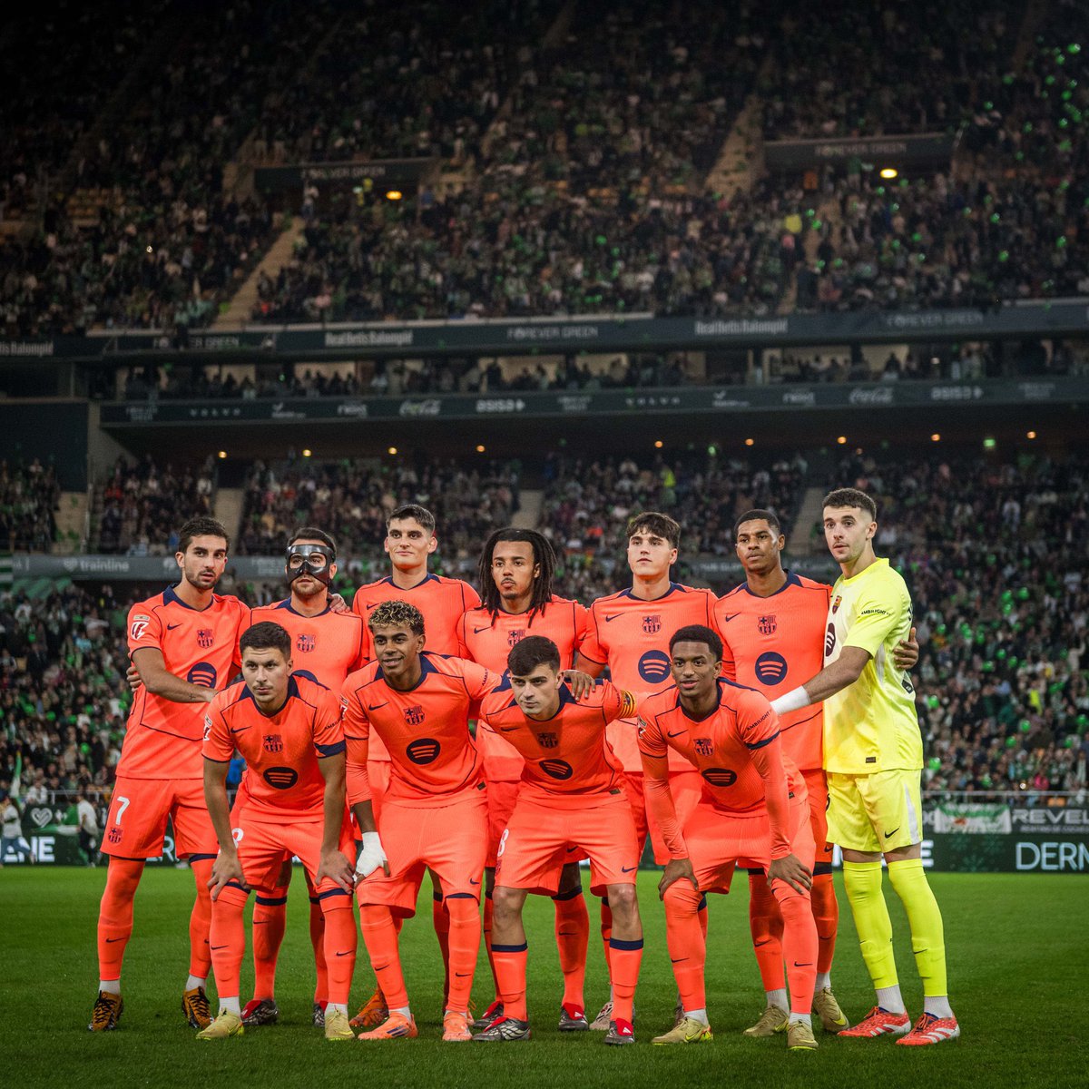 🚨 Le Barça a aligné son onze de départ le plus jeune depuis près d’un SIÈCLE en Liga ! La moyenne d’âge au coup d’envoi était de 23,3 ans, du jamais vu en 95 ans.

Yamal 18
Cubarsí 18
Roony 20
Balde 22
Pedri 23
Martín 23
Eric 24 ans
Joan Garcia 24
Ferran 25
Kounde 27
Rashford 28