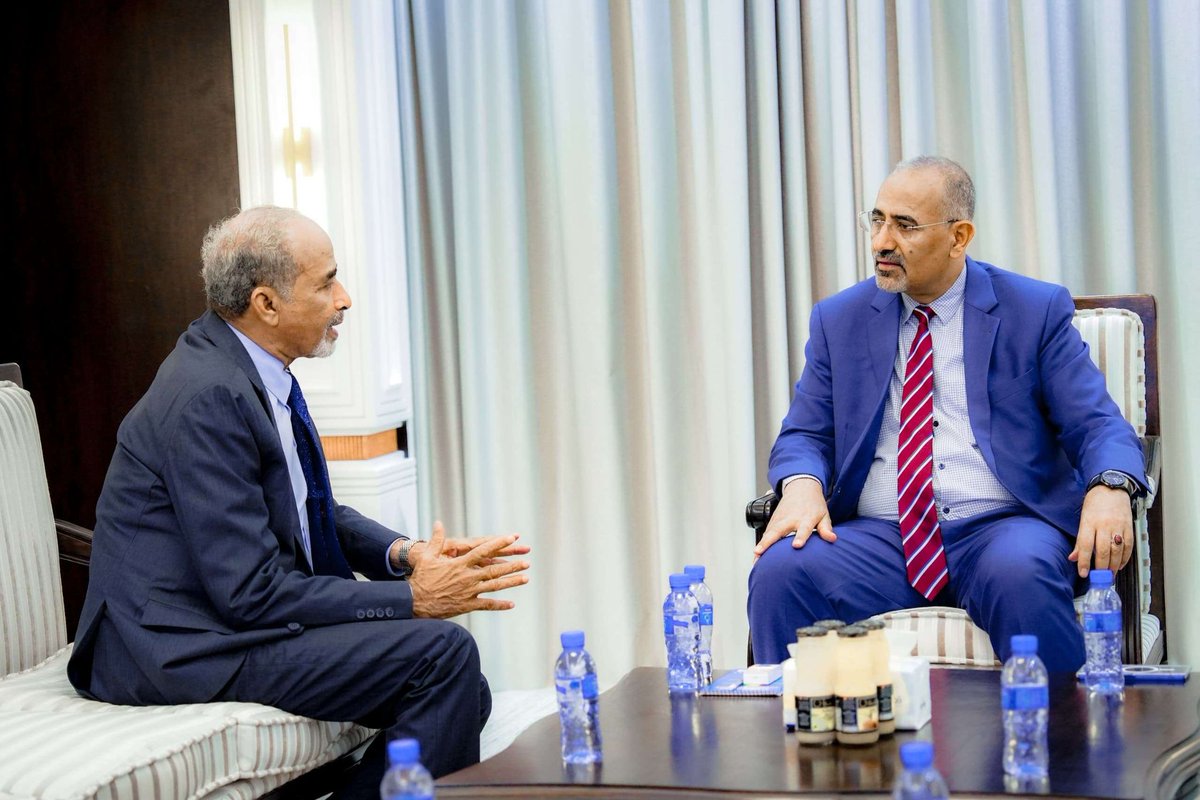 الرئيس الزُبيدي يبحث مع الفريق الصبيحي مستجدات الأوضاع العسكرية والأمنية
stcaden.com/posts/31873