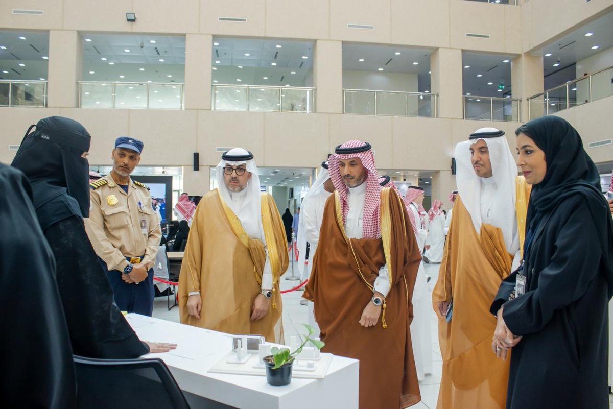 كلية التصاميم tweet media