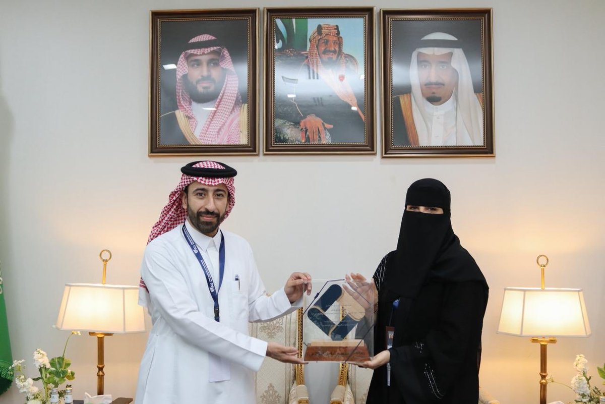 كلية التصاميم tweet media