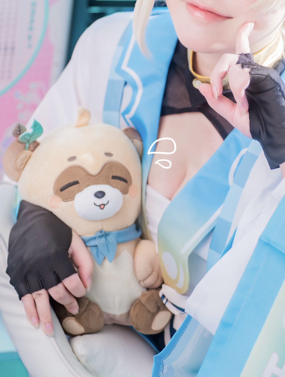 いつもぽこべぇと一緒にいっぱい撮影してるんだけど、座り方変えた時の写真だと細長くなっててしばらく面白かった…笑