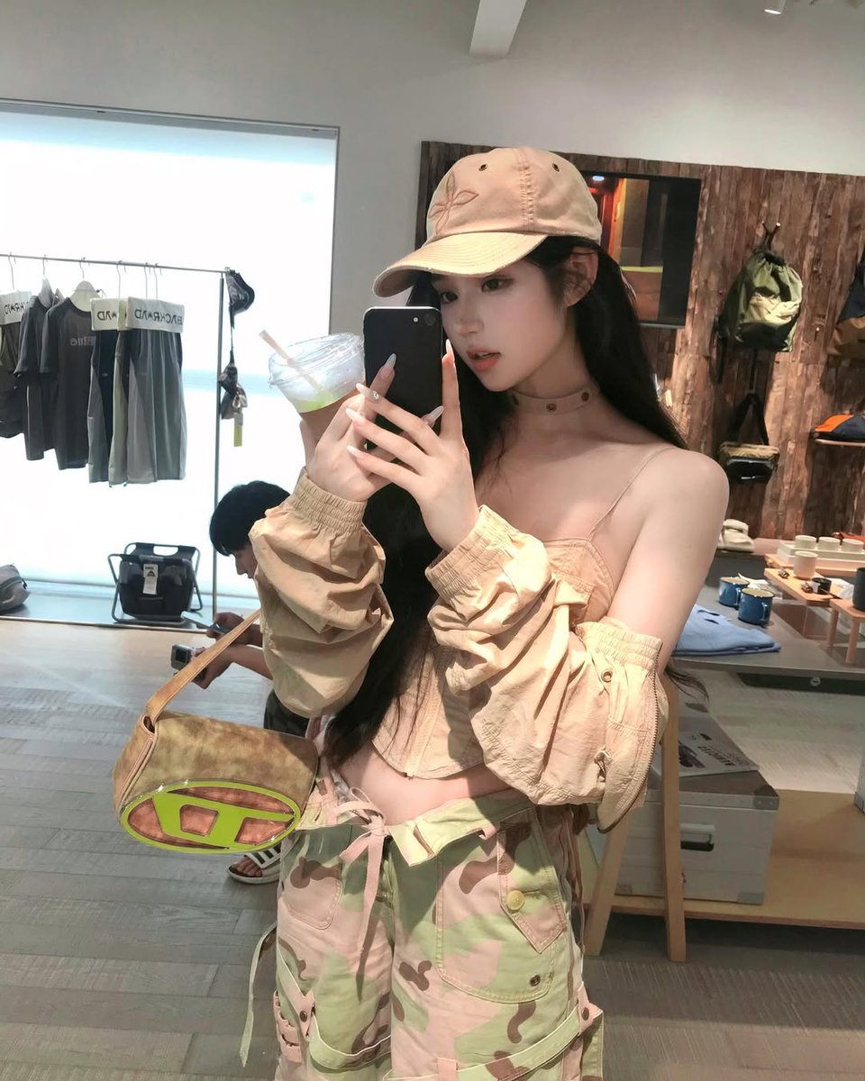 softcookles's tweet photo. Tomorrow is Monday🙂 https://t.co/T70Uh5YSka