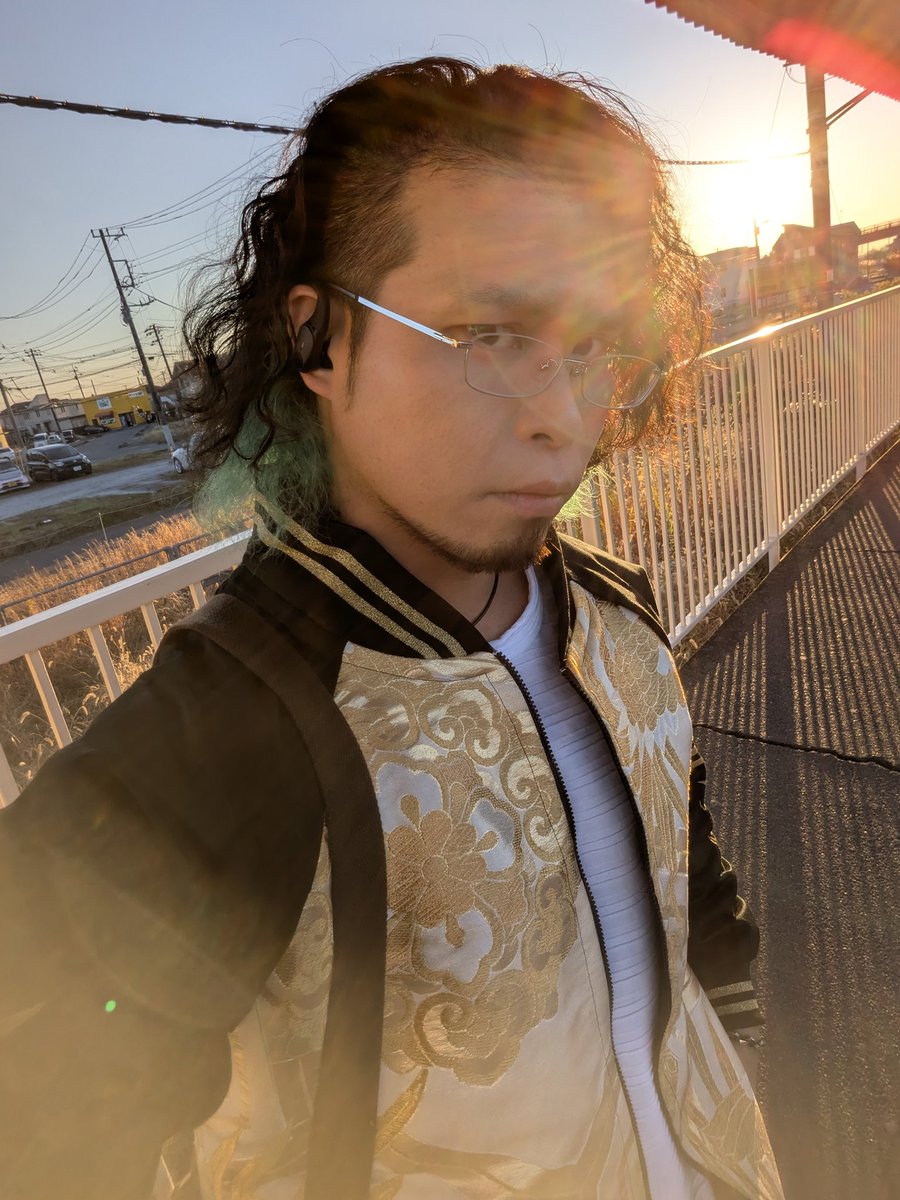 日曜読みなら今週、忙しさMAXで動く。
ゴルサンの最終営業も行かなくては俺の気は収まらない
次は成田へも行く
その次は下北沢へも行く
時間を除けば俺の体力は魔人そのものだ！
そして今日は付き合いで言えば30年弱の知人との忘年会だ！
スタート！！