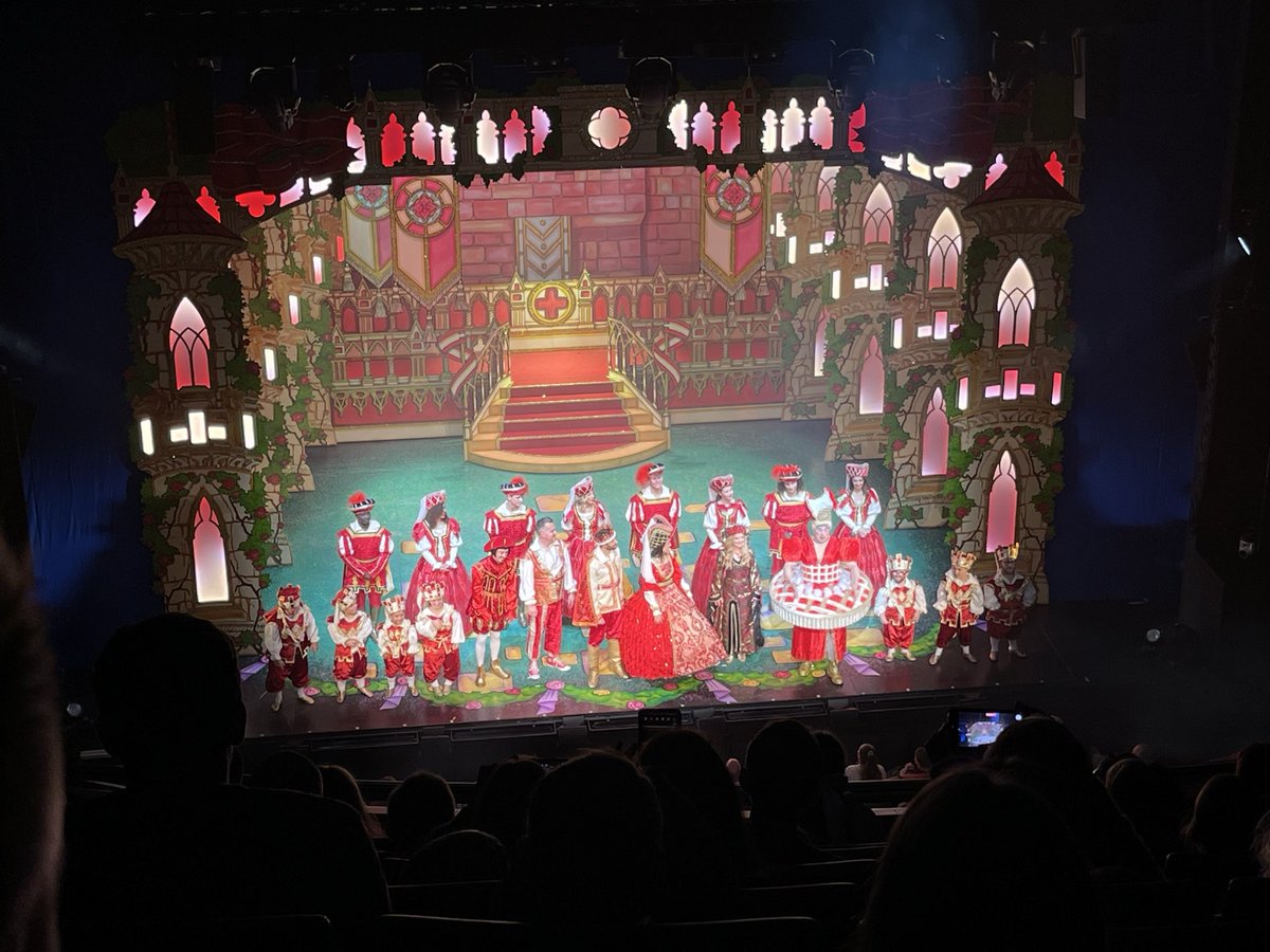 Angela Cole 📝🐾🌊🍂 tweet media