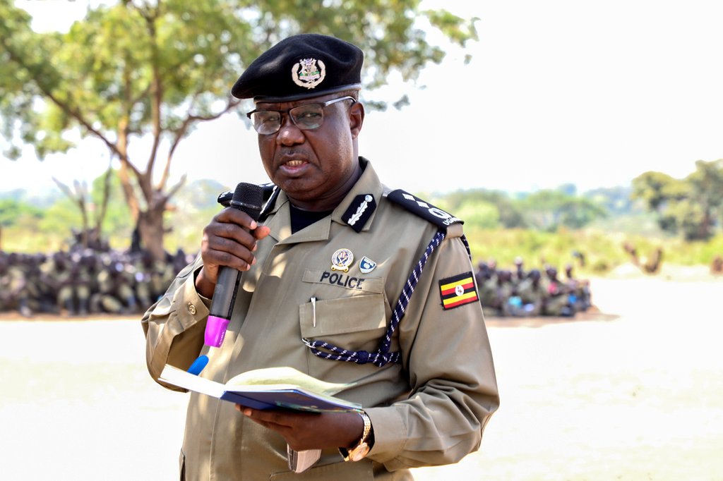 GoldenPosts1's tweet image. CP Okoshi Simon Peter urges police trainees to stay disciplined &amp;amp; healthy while policing elections. Emphasizes importance of healthy lifestyle &amp;amp; avoiding risky activities.  #GoldenPosts  #UgandaPolice #Elections2024 #HealthMatters