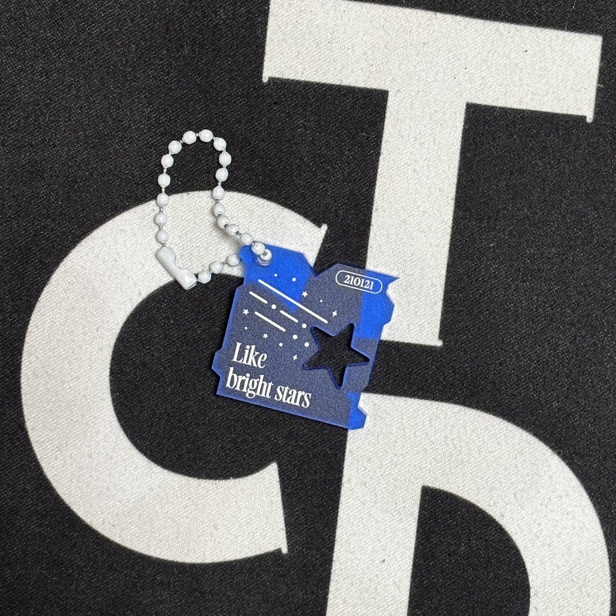 𝟸𝟶𝟸𝟼 ᴛᴏᴜᴄʜᴇᴅ ʜɪɢʜʟɪɢʜᴛ ɪᴠ

⁝ ⊹     ⁝
ִ         ✩ ⋆     .
˚⭑ 새벽별 버전 키링 나눔 .⊹ ݁ ˖

✪ 일시 : 01 / 11 (일) 막콘
✪ 키링 + 볼체인
✪ 수량 : 30개

변경 사항이나 시간 및 장소에 대해서는 타래 공지 예정.ᐟ