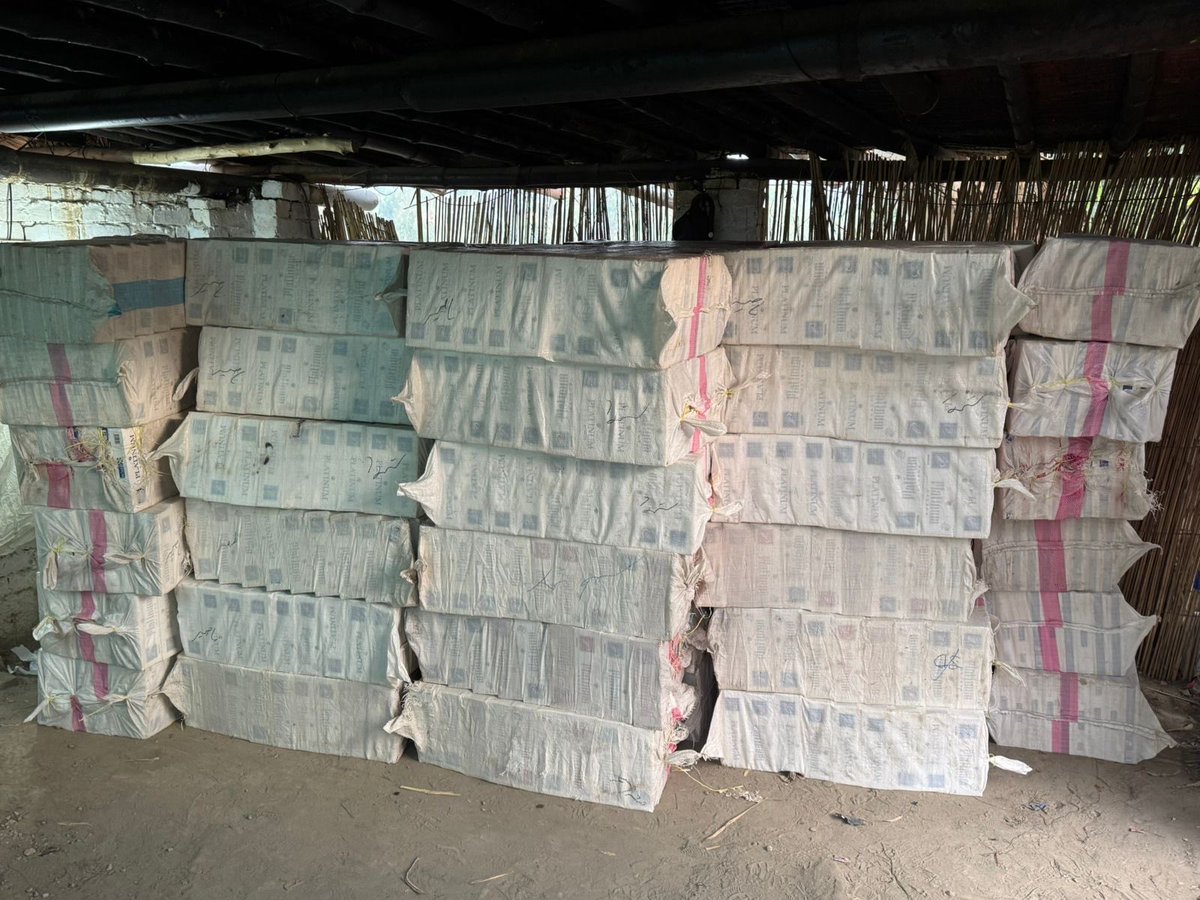 FBRSpokesperson's tweet image. Pakistan Customs Enforcement Peshawar has successfully foiled multiple smuggling attempts across KP, seizing goods worth Rs.74.4 million during coordinated anti-smuggling operations.1/4
#FBR #AntiSmuggling