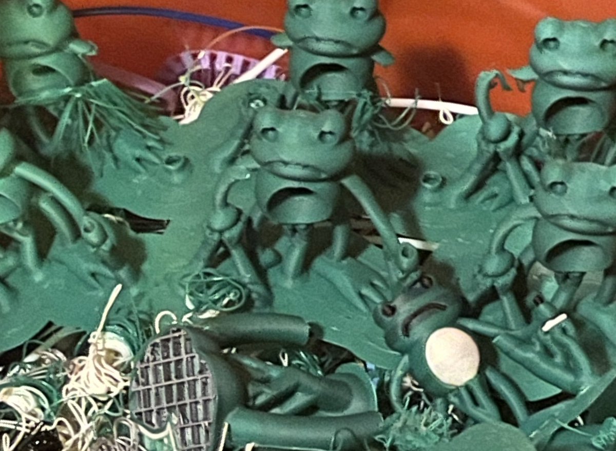 SadFrogLTC tweet media