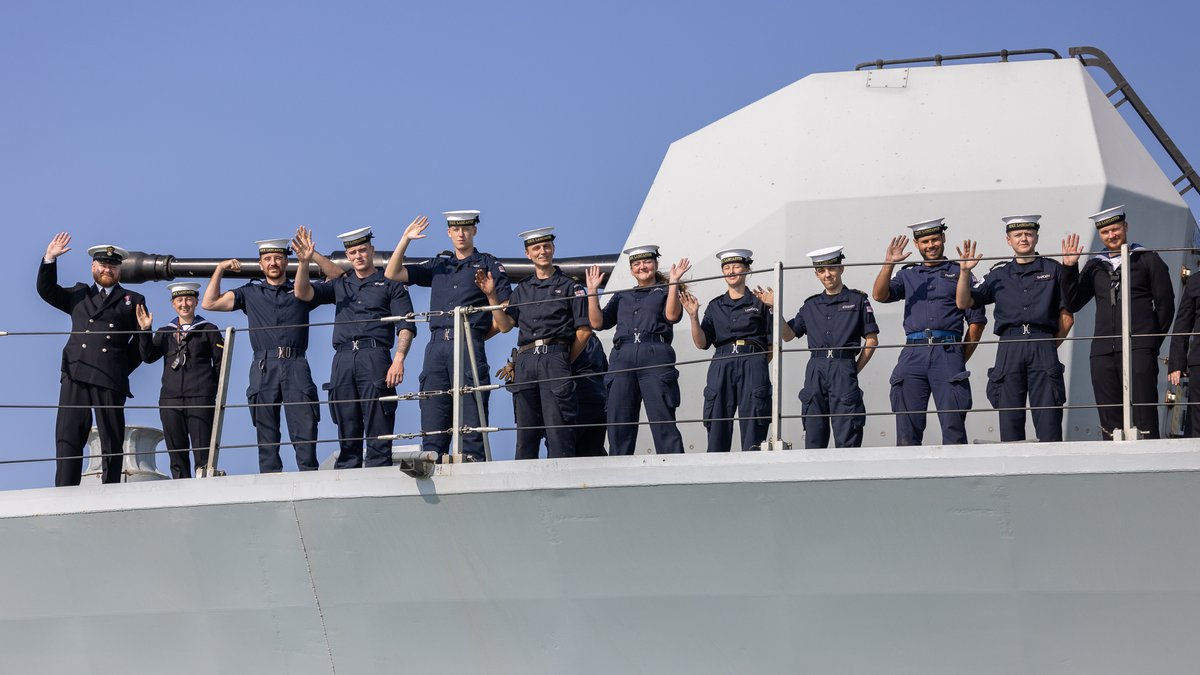 HMS Lancaster tweet media