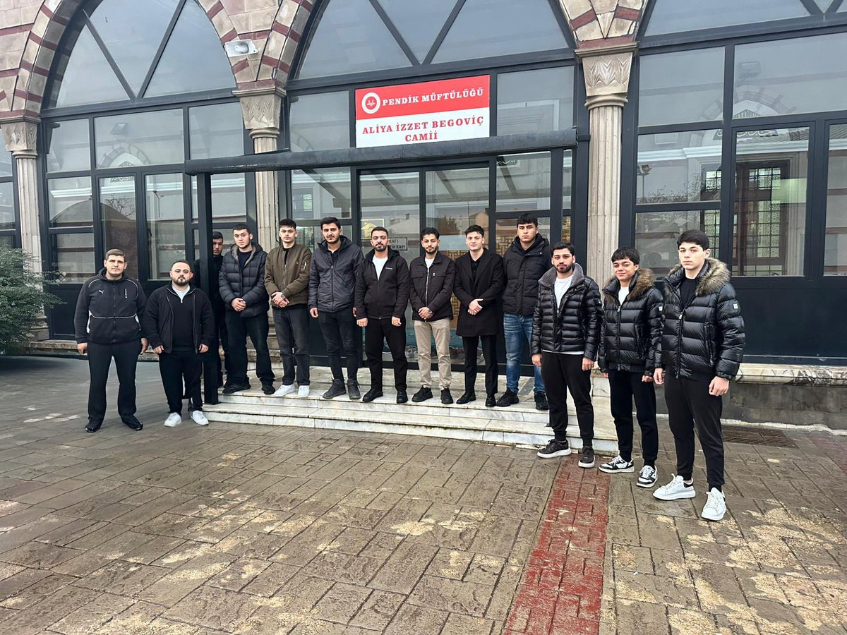 📍Aliya İzzet Begoviç Camii

#AKGençPendik ailesi olarak İlçe Gençlik Kolları Başkanımız <a href="/BostanciEmin/">Emin BOSTANCI</a> ve Yönetim Kurulu Üyelerimizin katılımıyla Yenişehir mahalle teşkilatımız ile birlikte sabah namazı programımızı gerçekleştirdik. Namaz sonrası cami cemaatimizle çay eşliğinde