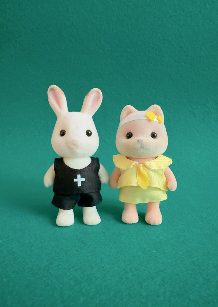 주문제작인 소년 소녀사이즈 의상입니다
주문 해주셔서 감사합니다😌

#실바니안 #실바니안옷 #실바니안의상
#sylvanian #シルバニア #최애구현
#인형옷판매 #주문제작