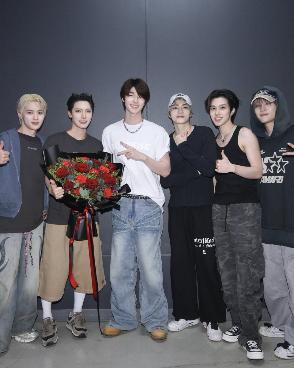 Bluepongtiwat tweet media