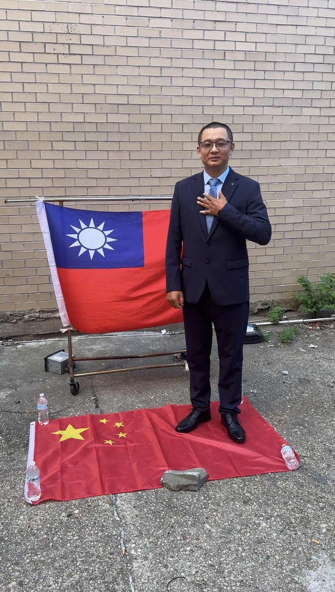 刚刚服完一颗感冒退烧药，不仅治疗感冒发烧，还有助眠的功效。

想维护美国的宪法，维护美国人民的利益与尊严，让广大非法移民不再担惊受怕…问了下人工智能，人工智能说他们拥有免于被起诉的“行政豁免权”，我就打起了退堂鼓…