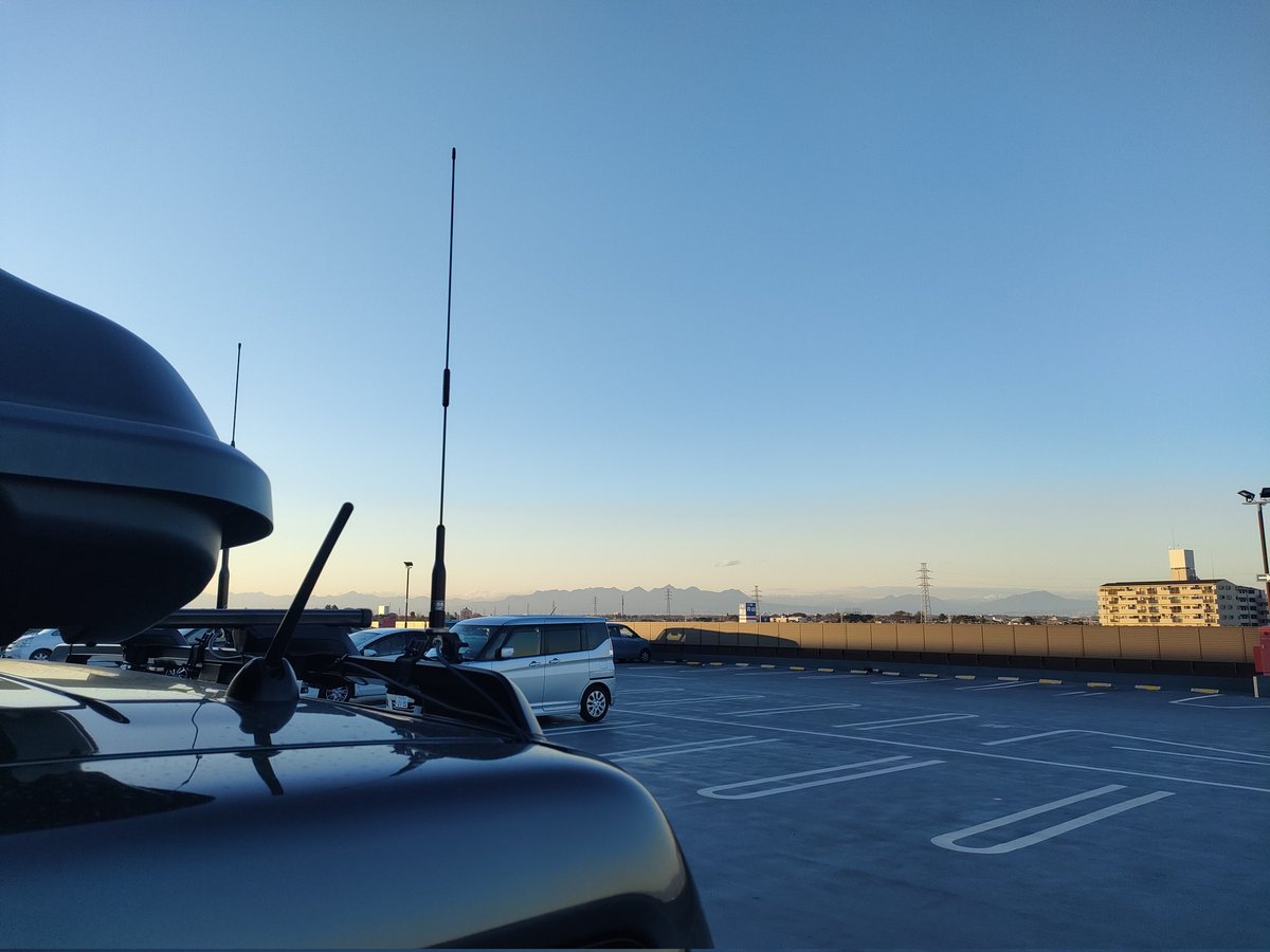 JN1SIL's tweet photo. またまた運転手💦
待ち時間に商業施設の屋��からオンエア。

DCRにて
いばらきKC101/1局　桐生市吾妻山

FB QSO ありがとうございました！ https://t.co/R9h70cUu6f