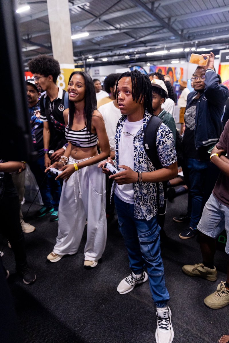 rAgeExpo's tweet photo. It's Day 3, rAge fam!

The gamers are geared, the cosplayers are shining, and the hype is already unreal. 

Let’s finish #rAgeExpo2025 STRONG! 🎭🎮⚡️ https://t.co/COssimAUSu