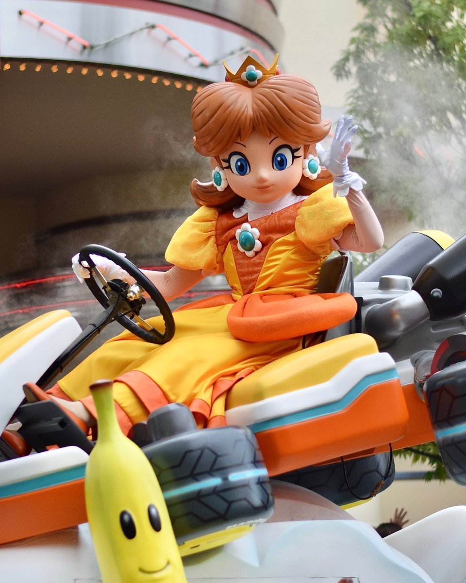 daisy_hourly's tweet photo. 🌼 Daisy mascot - NO LIMIT! Parade (USJ) https://t.co/EzJUVwj8Cm