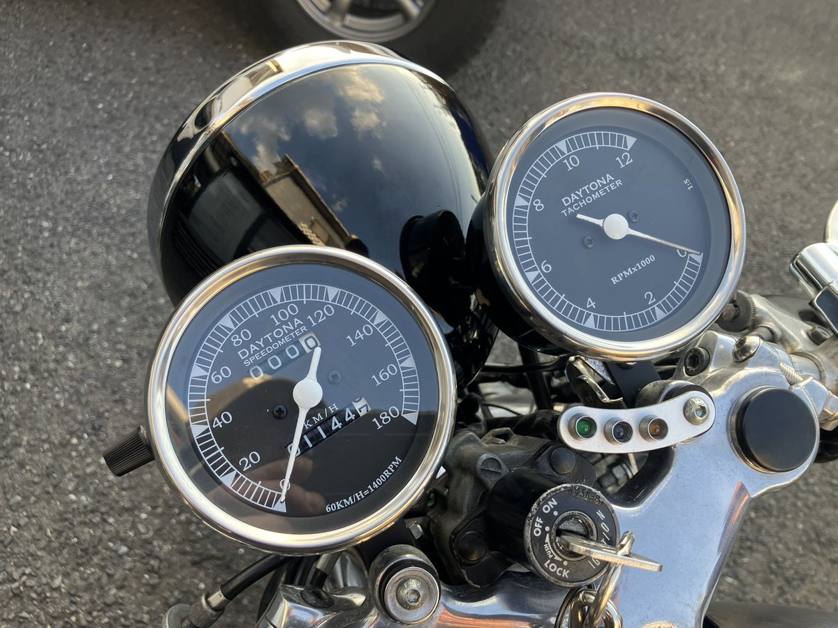 CASCADASR's tweet image. フェンダー・メーター交換のご依頼、ありがとうございました🙇‍♂️
#sr400 #カスカーダ #北九州 #デイトナ #チャックボックス