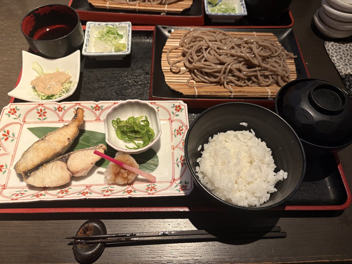 冬の川越へ❄️
食べ歩きも氷川神社でお参りもしたよ( *˙˙*)✨大好きなお蕎麦や出来たてのいも恋も食べられたよ〜！