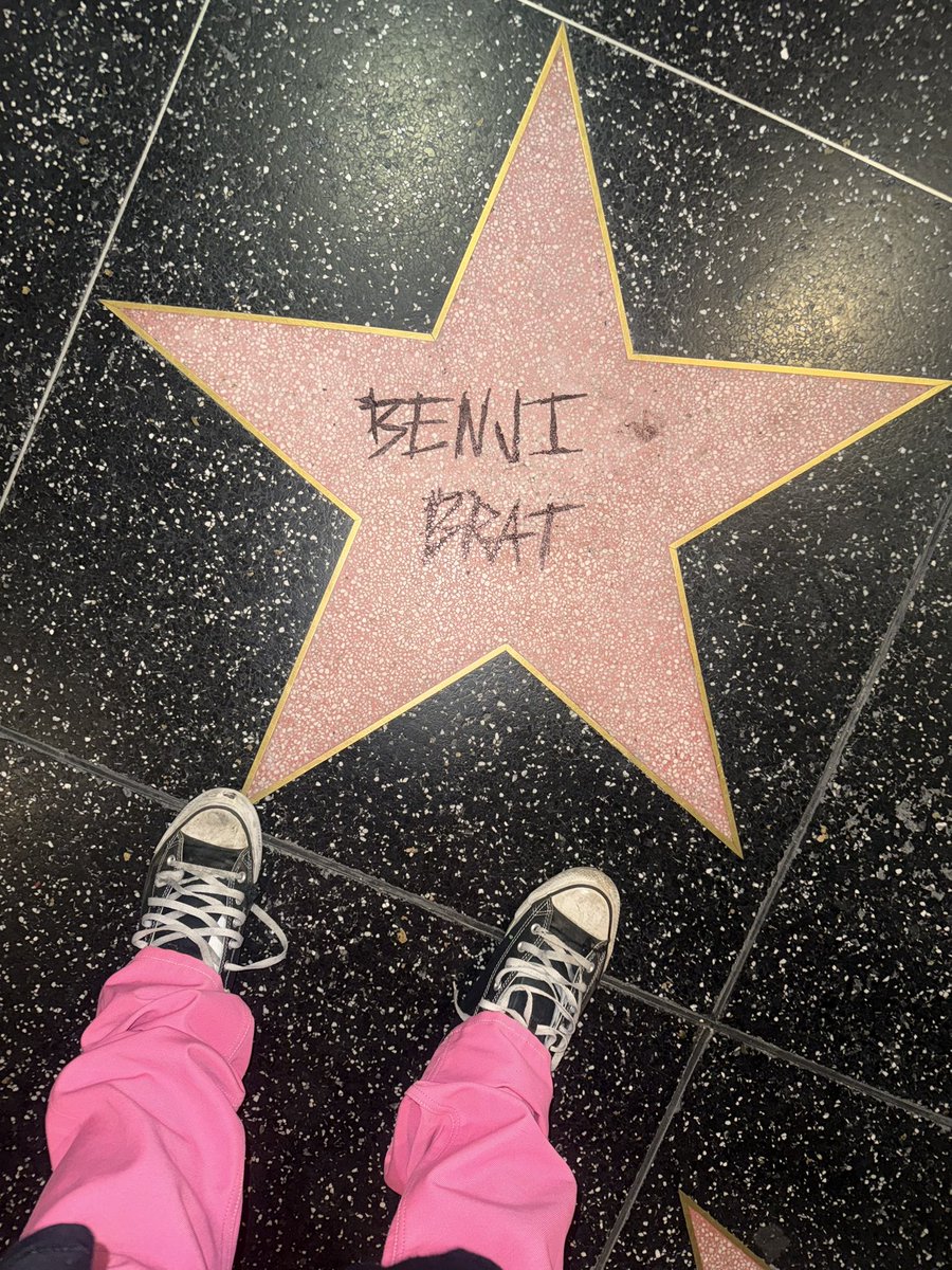 𝔅𝔢𝔫𝔧𝔦✰ tweet media